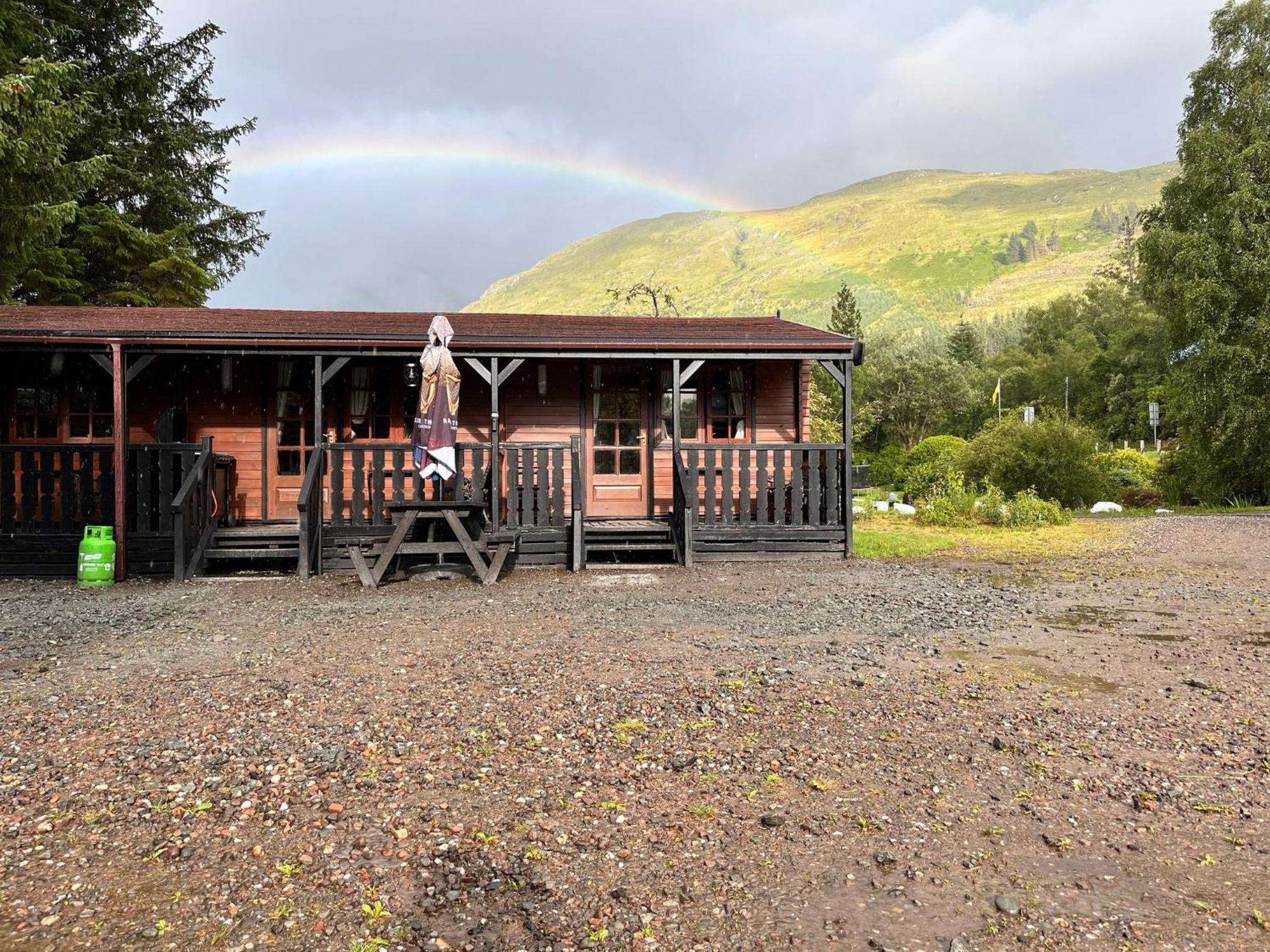 Cabins At Ben More Lodge Crianlarich Exterior photo